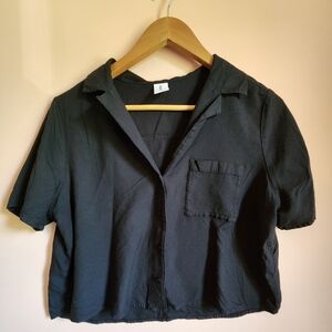 Black cropped button-down blouse